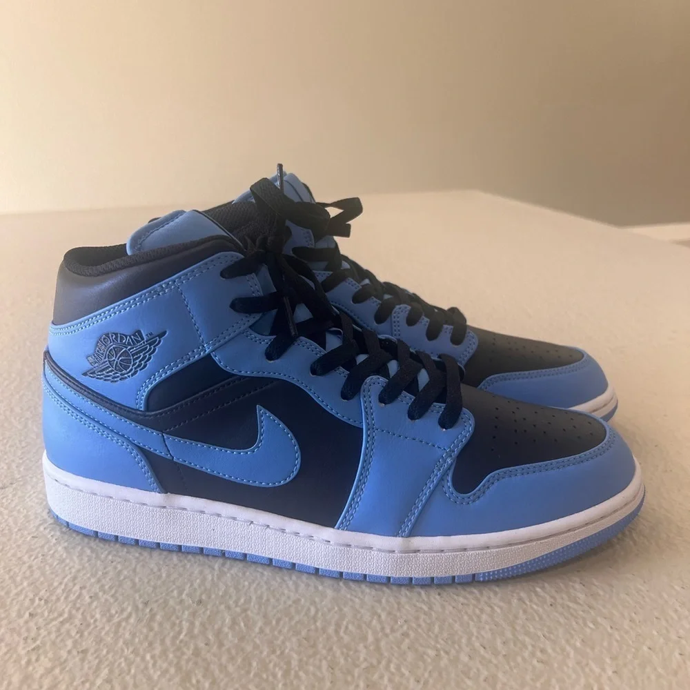 Nike Air Jordan 1 Mid University Blue Black Toe Men's Size 11 UNC